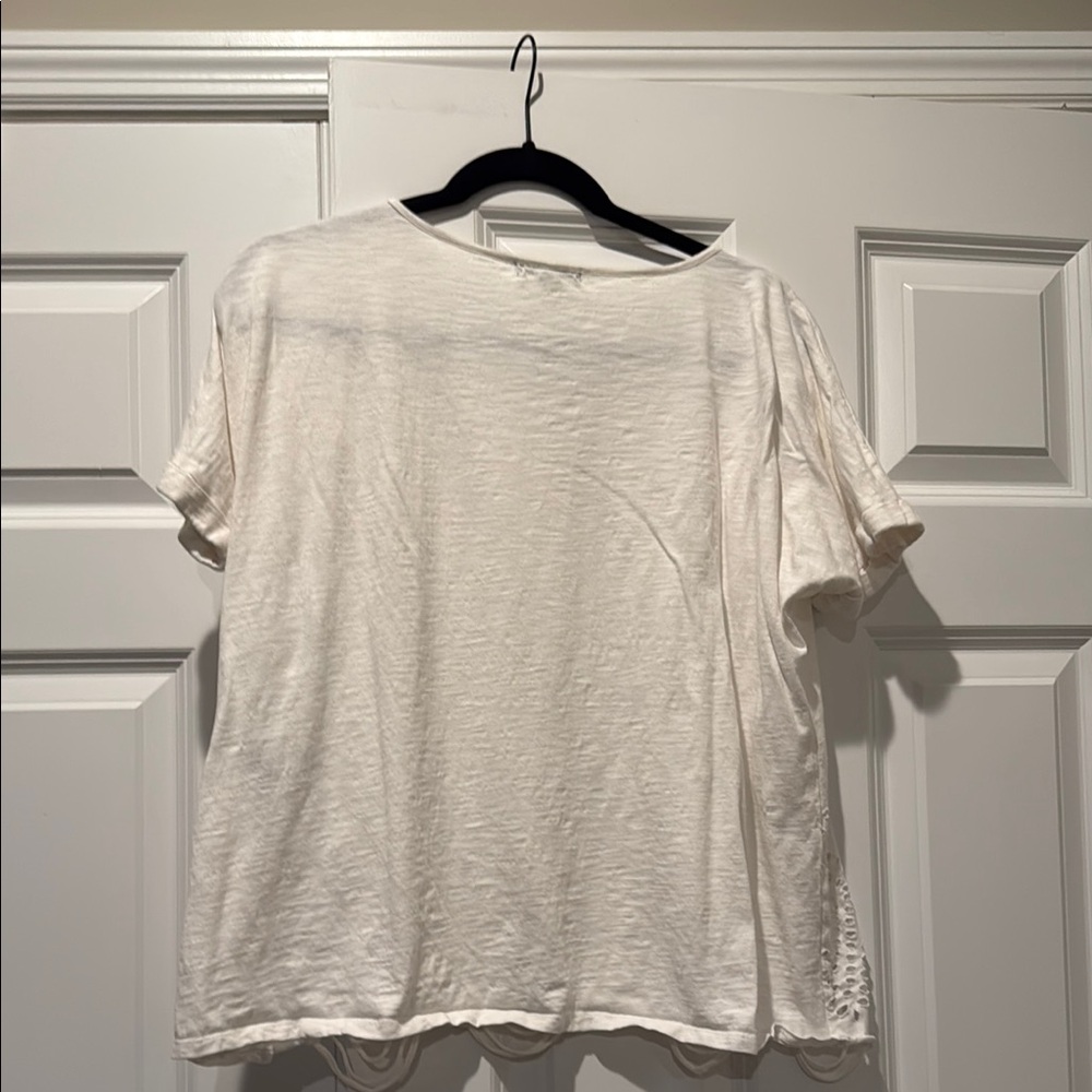 Distressed tee - Picture 5 of 5